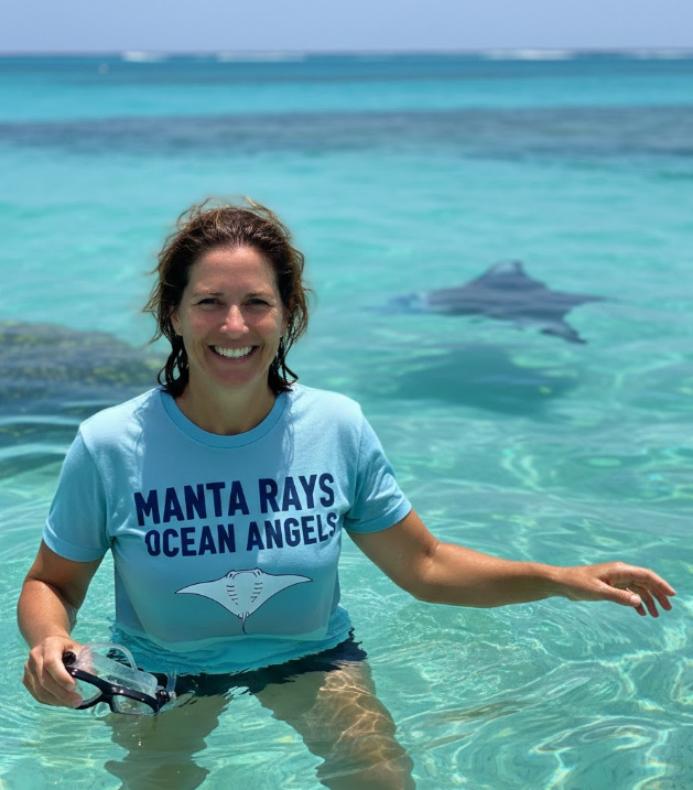 Gift idea for manta ray lovers - Manta Rays Ocean Angels t shirt